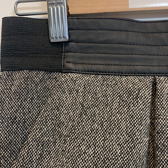 Stylish skirt with elastic/pleather waist - Picture 3 of 6